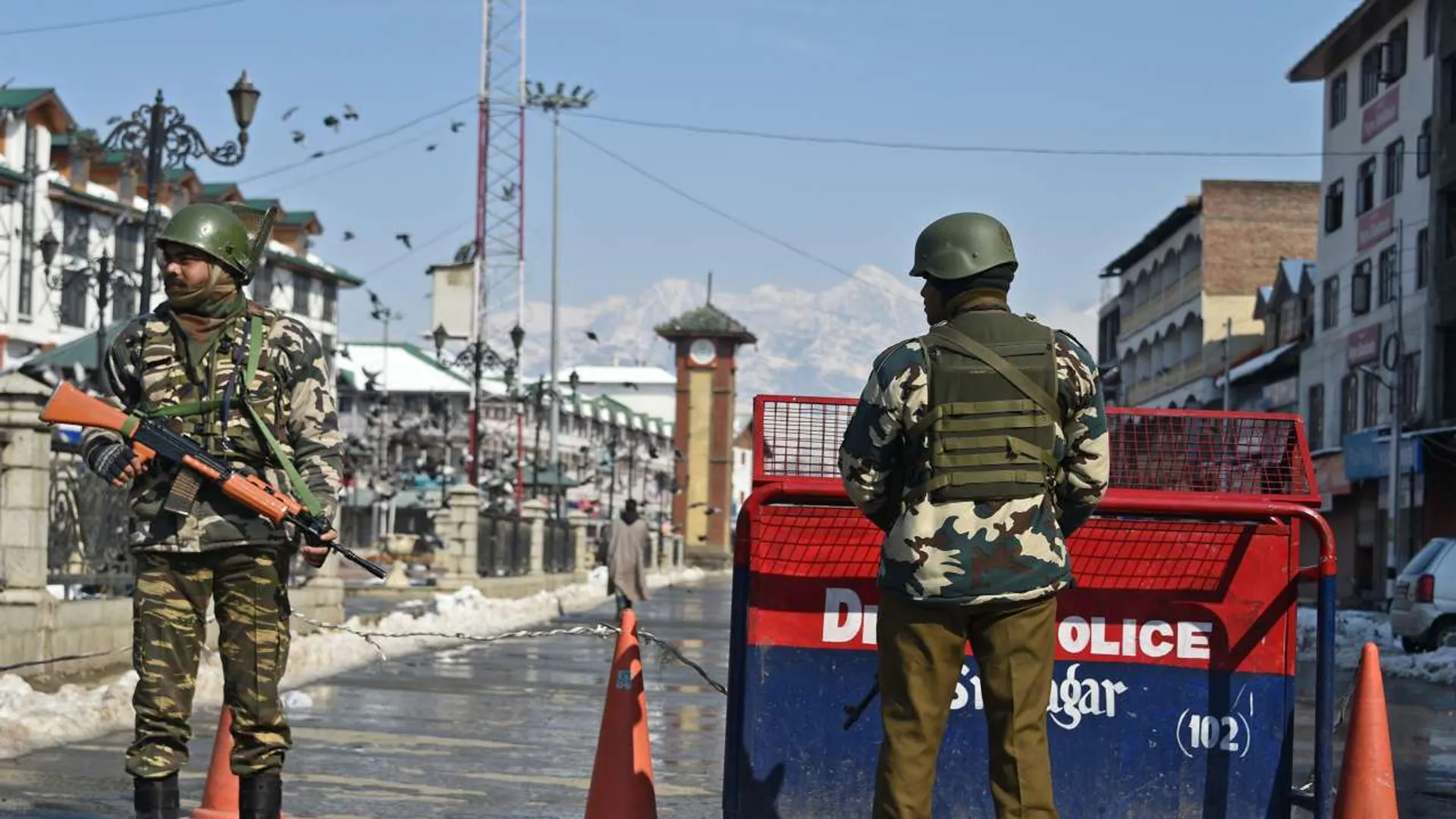 J&K: Security forces detain over 700 âterrorist sympathisersâ after civilian killings