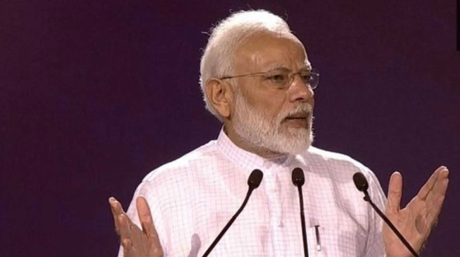 Amazing, unforgettable to see water touching 138 metres in Sardar Sarovar Dam: PM Modi