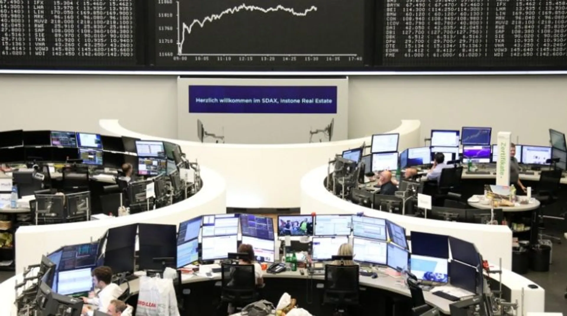 Asian markets mixed ahead of key Fed meeting, oil drops again