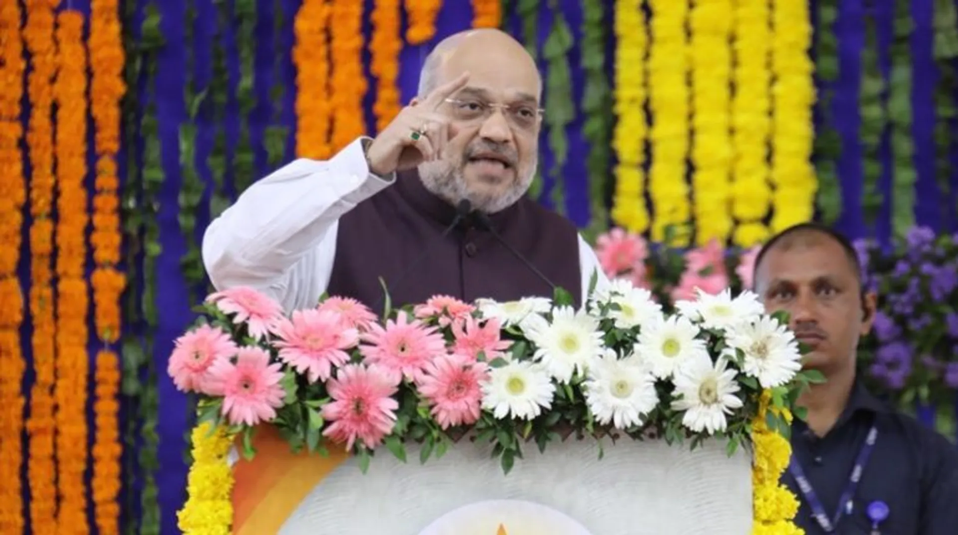 Simply put your name on work done by others: Amit Shah slams Delhi CM Kejriwal Â 