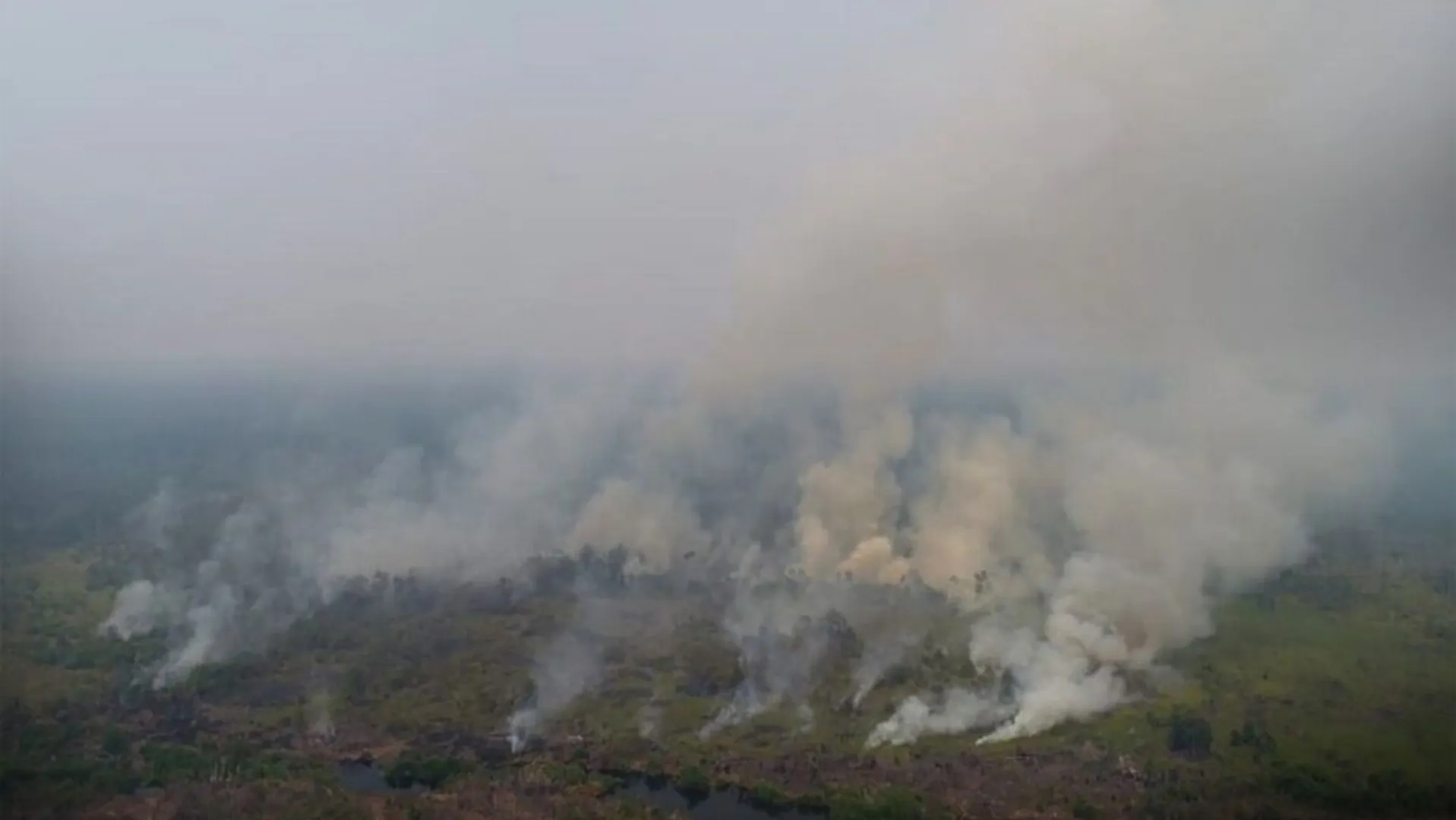 Schools, airports closed as Indonesia fires spark fears for Singapore F1