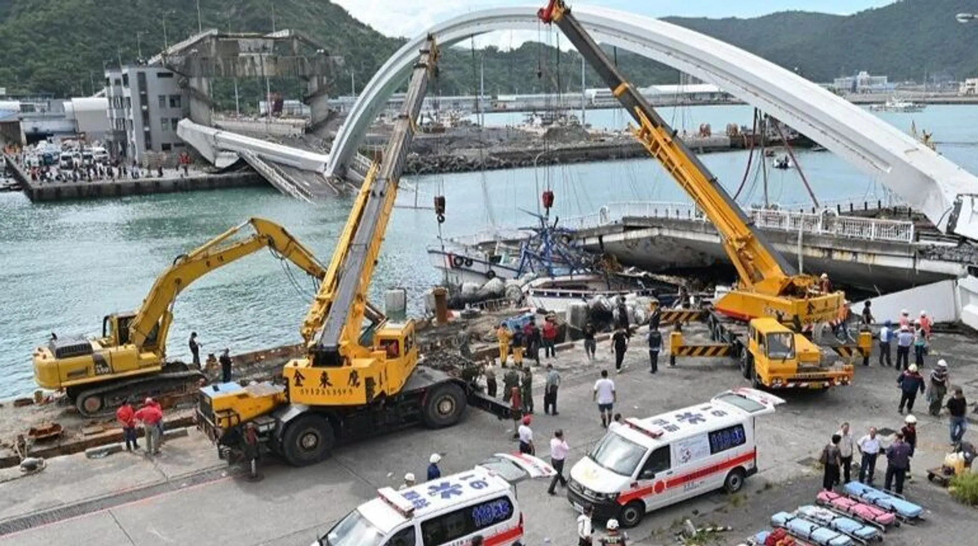 Rescuers fear six trapped after Taiwan bridge collapse
