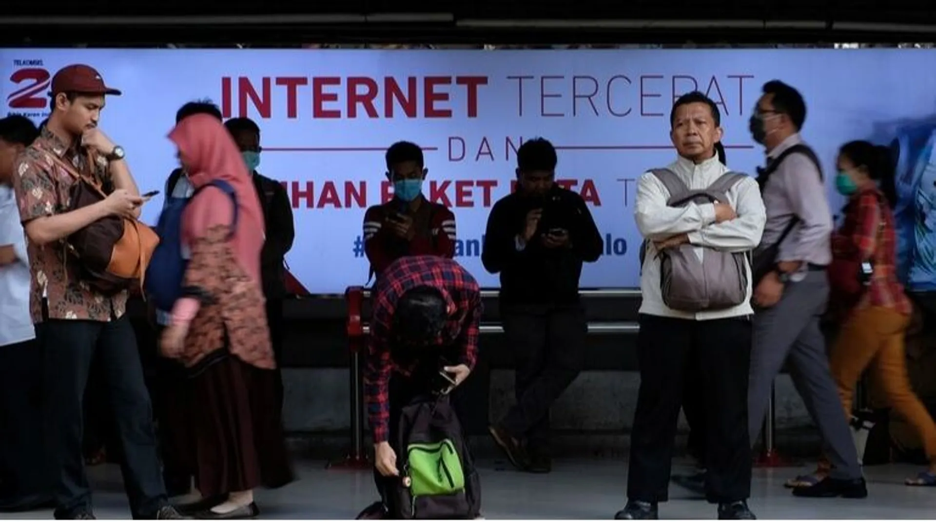 Southeast Asia's internet economy to hit $300 billion by 2025: Report