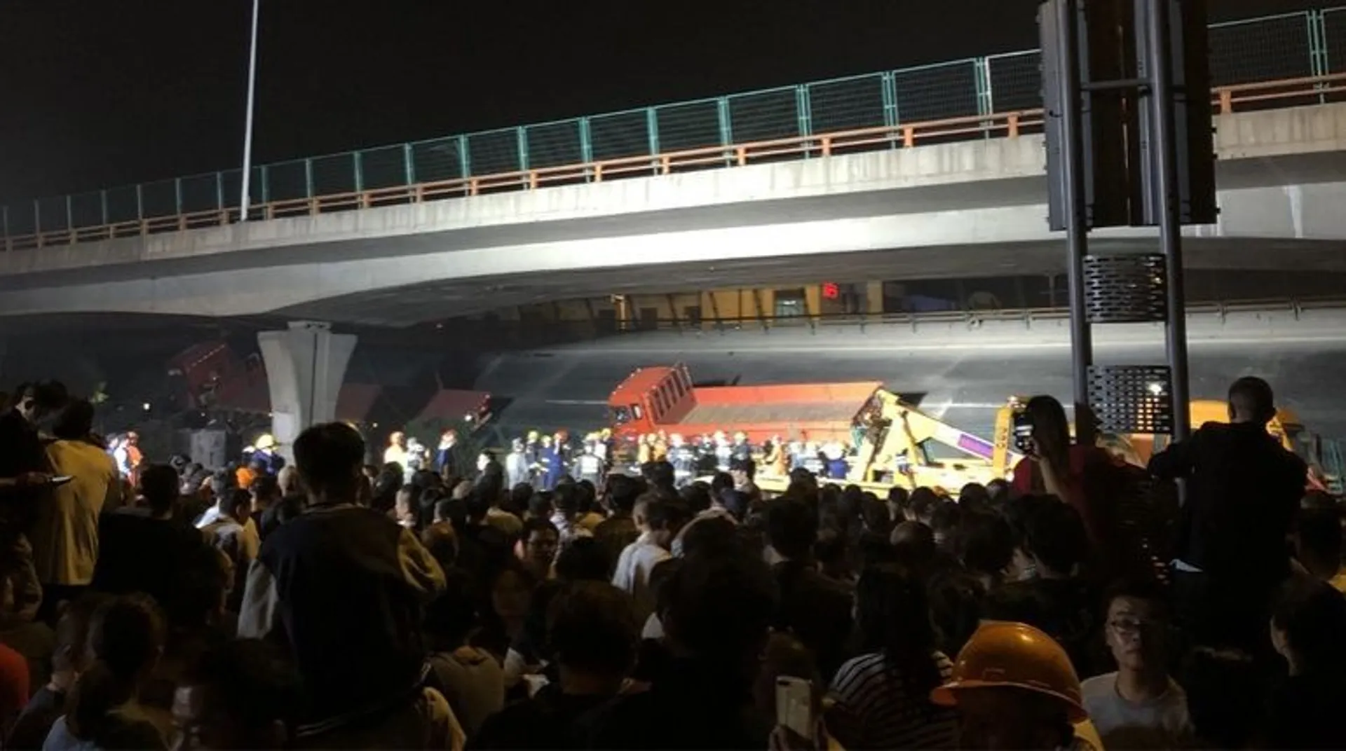 Three dead, two injured after a highway overpass collapses in China