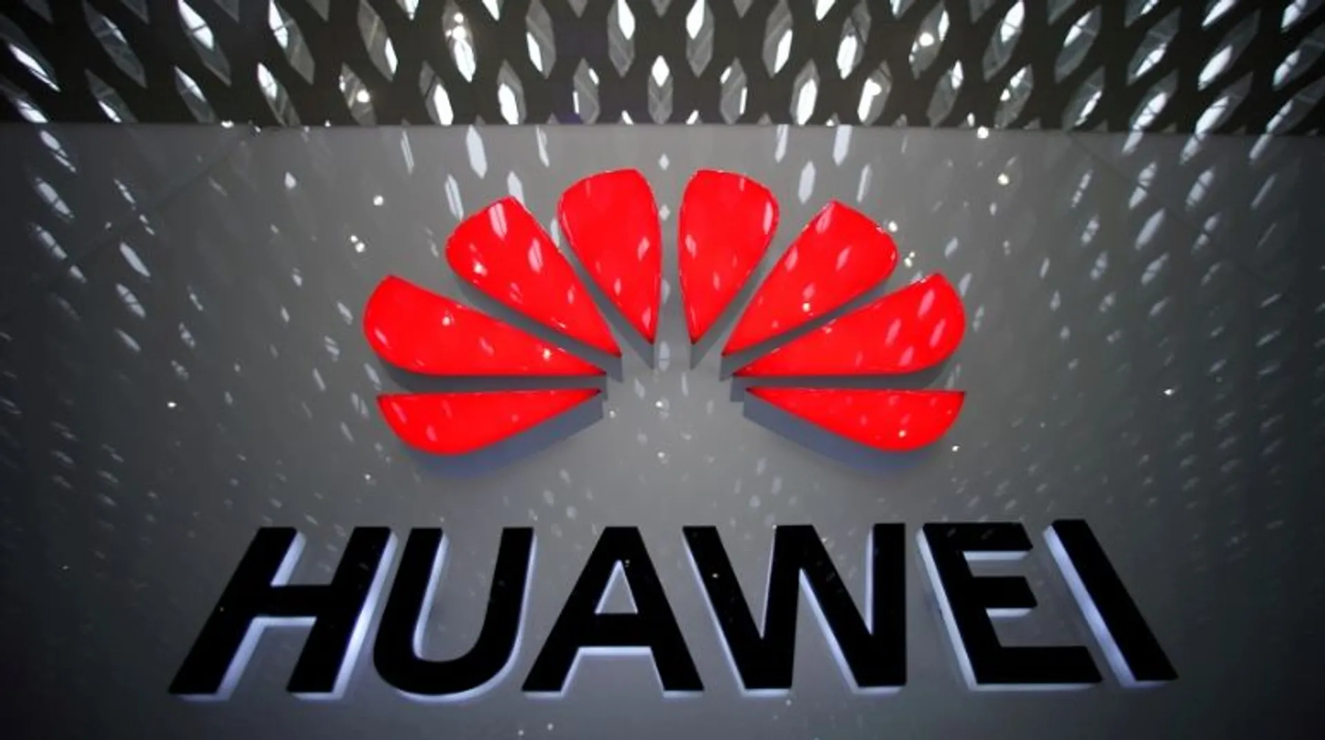 Huawei to halt production of flagship chipsets in September as pressure against company mounts