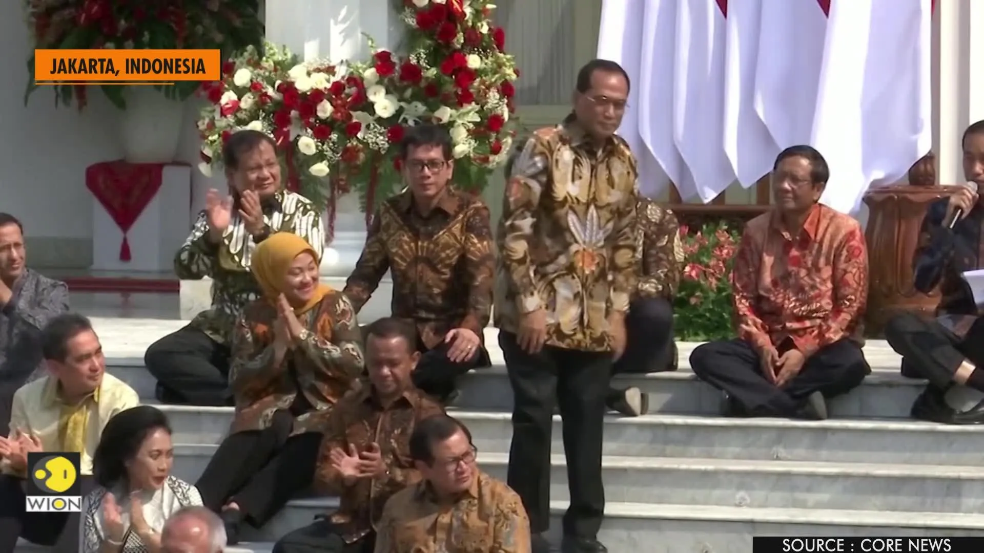Indonesia cabinet unveiled, includes president's main rival