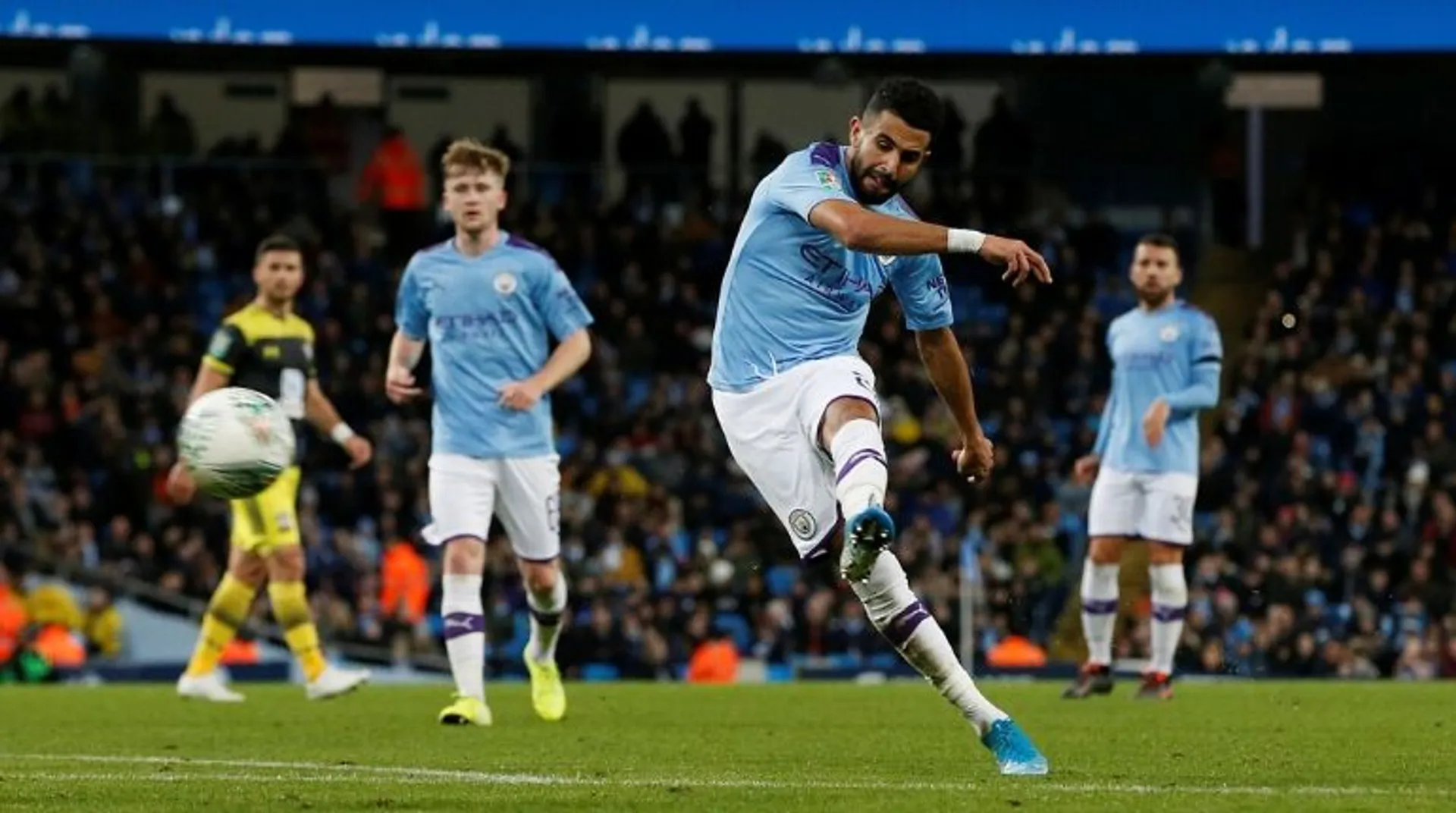 Manchester City stroll to League Cup win over Southampton