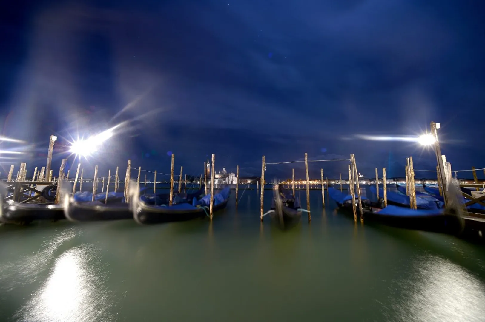 Inundated Venice braced for more flooding, strong winds