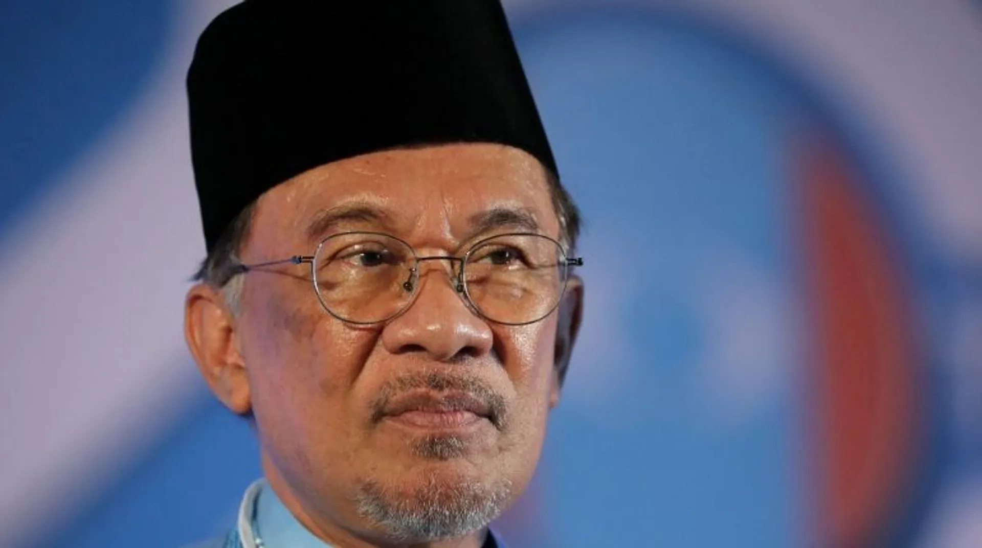 Malaysia's Anwar Ibrahim set to meet king in challenge for premiership