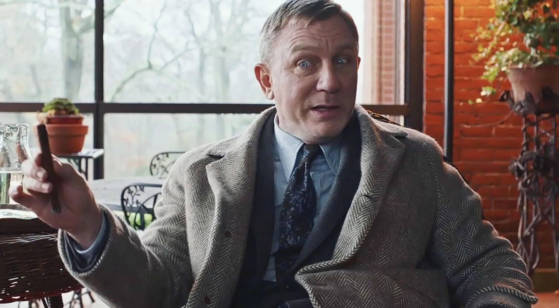 From 007 to private detective, Daniel Craig signs up for more 'Knives Out'