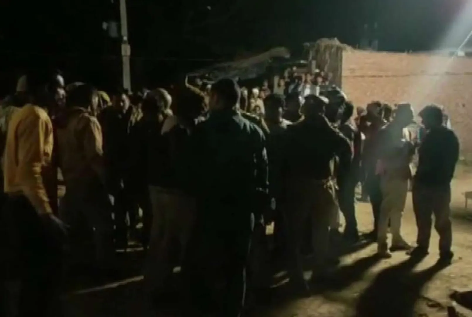 Indian police kill murder accused who held 23 children in hostage