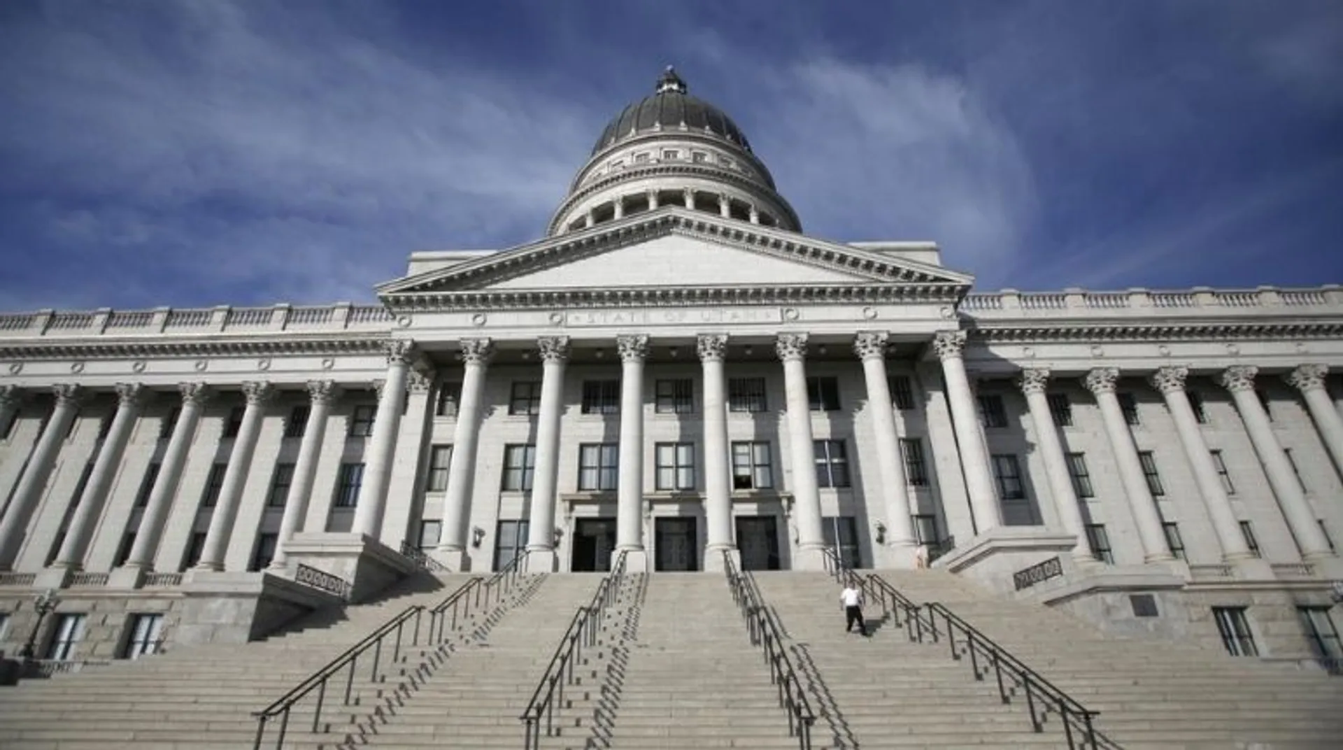 Utah Senate votes to decriminalize polygamy