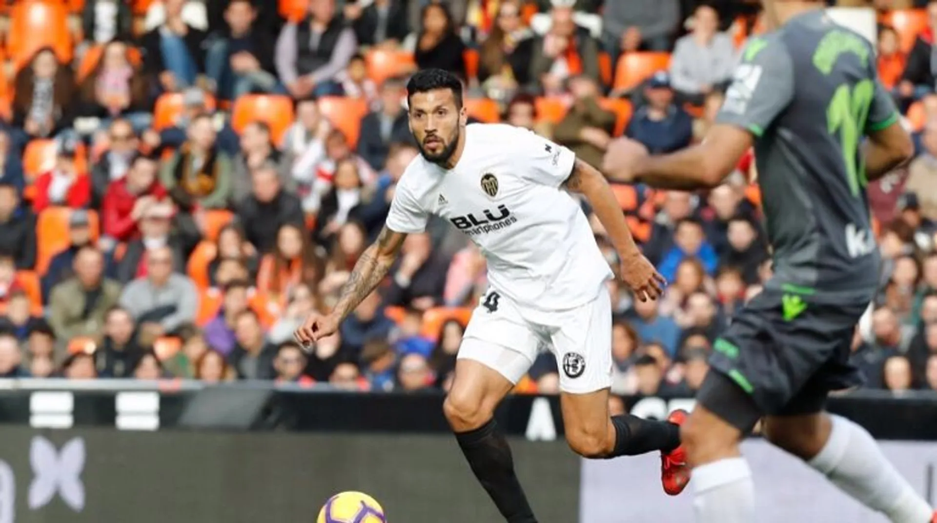 Garay becomes first Liga player known to have coronavirus