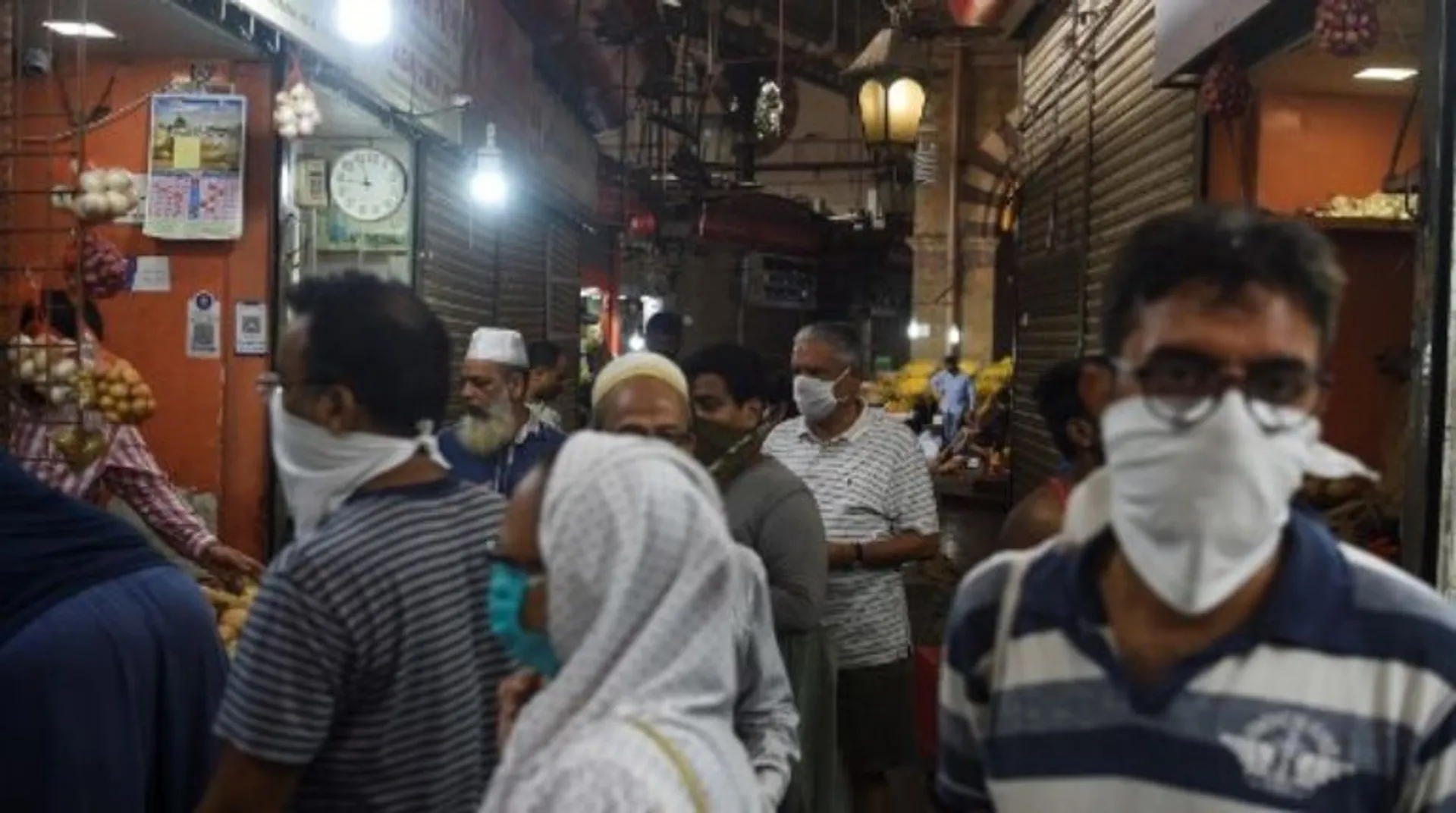 Delhi reports 1,076 coronavirus cases, 11 deaths in 24 hours