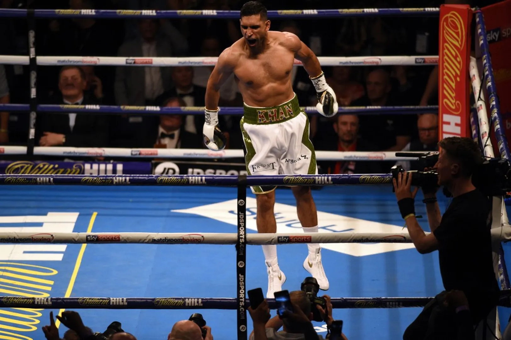 Boxer Amir Khan offers wedding venue to Britain's NHS amid COVID-19 pandemic