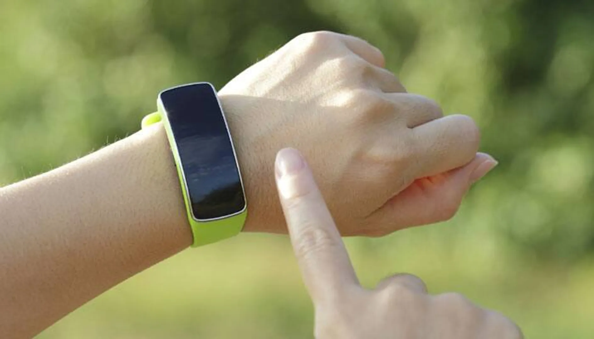 Fighting coronavirus: Smart bands come to the rescue
