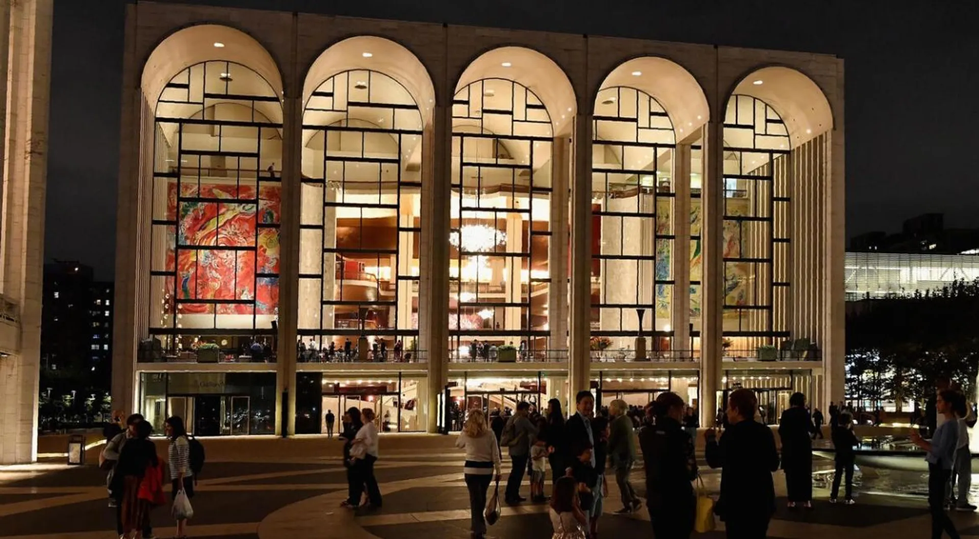 Met Opera cancels fall season due to COVID-19