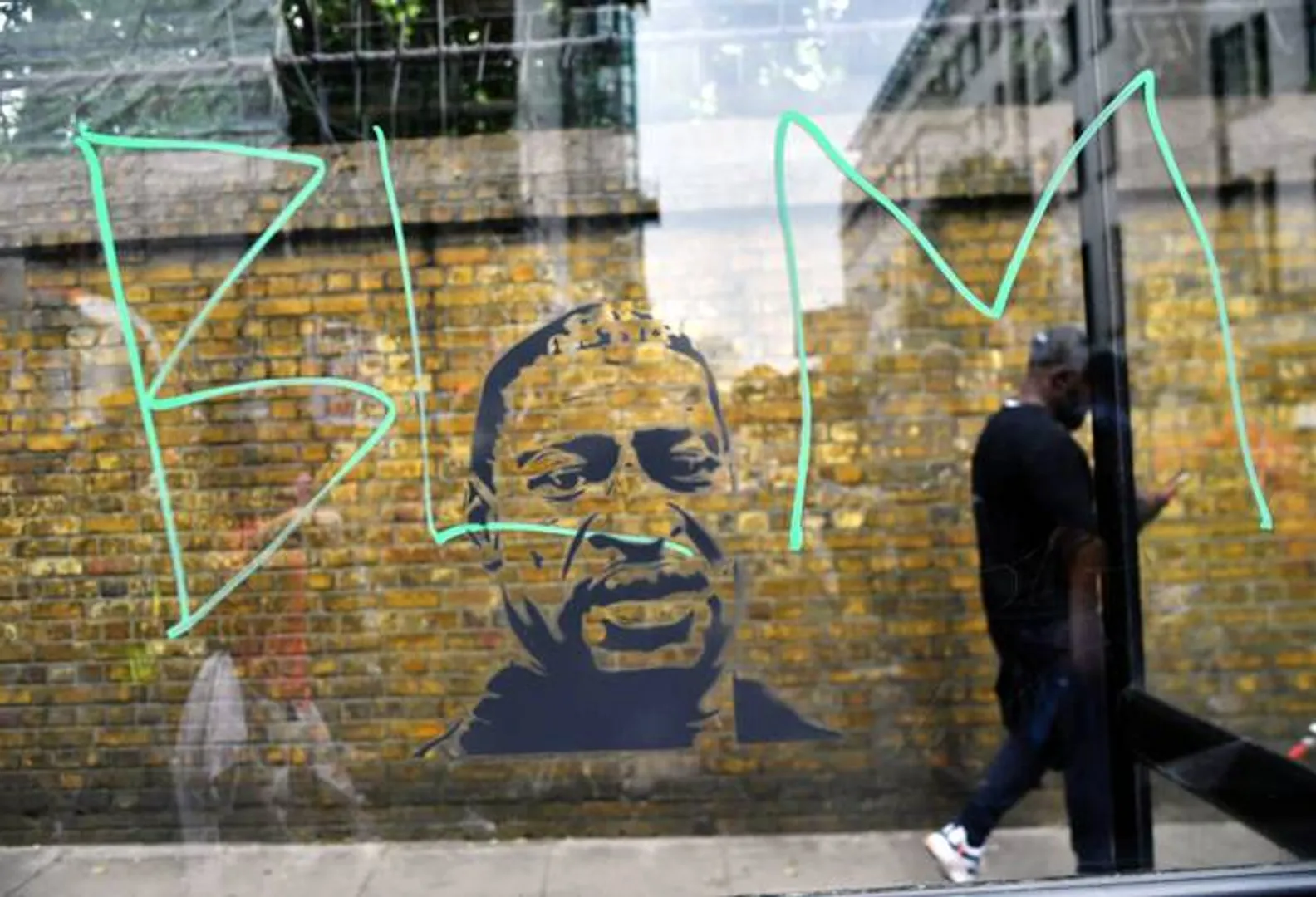 Morning News Brief: Biggest twitter hack of all time, Iranâs executions and more