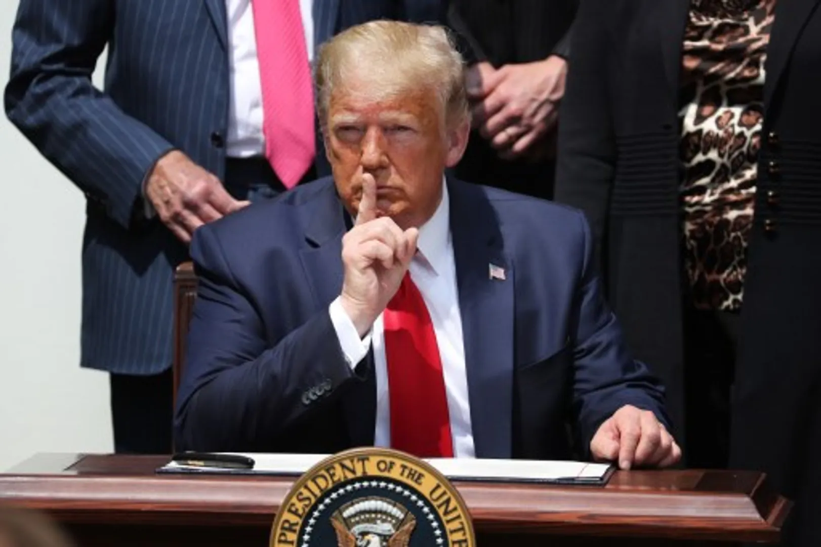 Trump signs executive order against hiring H1B visa holders for federal contracts