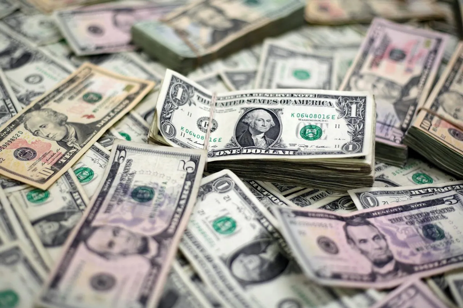 Taliban ban use of foreign currency in Afghanistan
