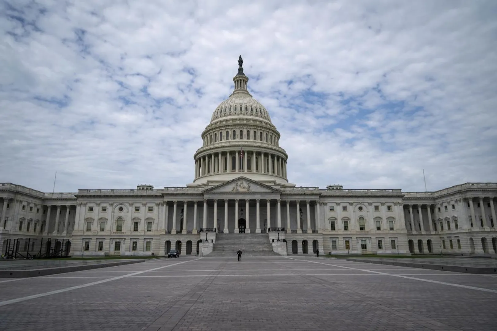 Billionaires and big cheques shape battle for Congress