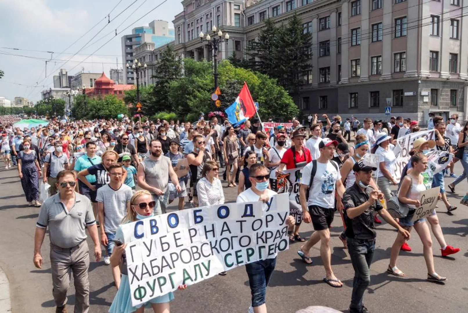 Tens of thousands protest against Putin in Russian far east, 26 detained in Moscow