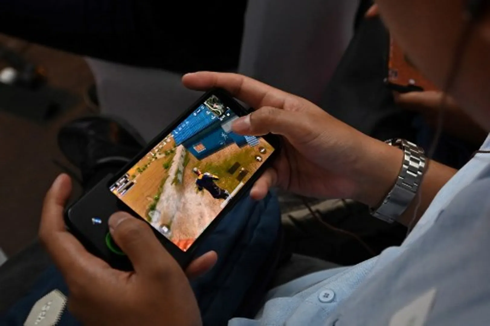 Iraqis find escape, success on a virtual battleground