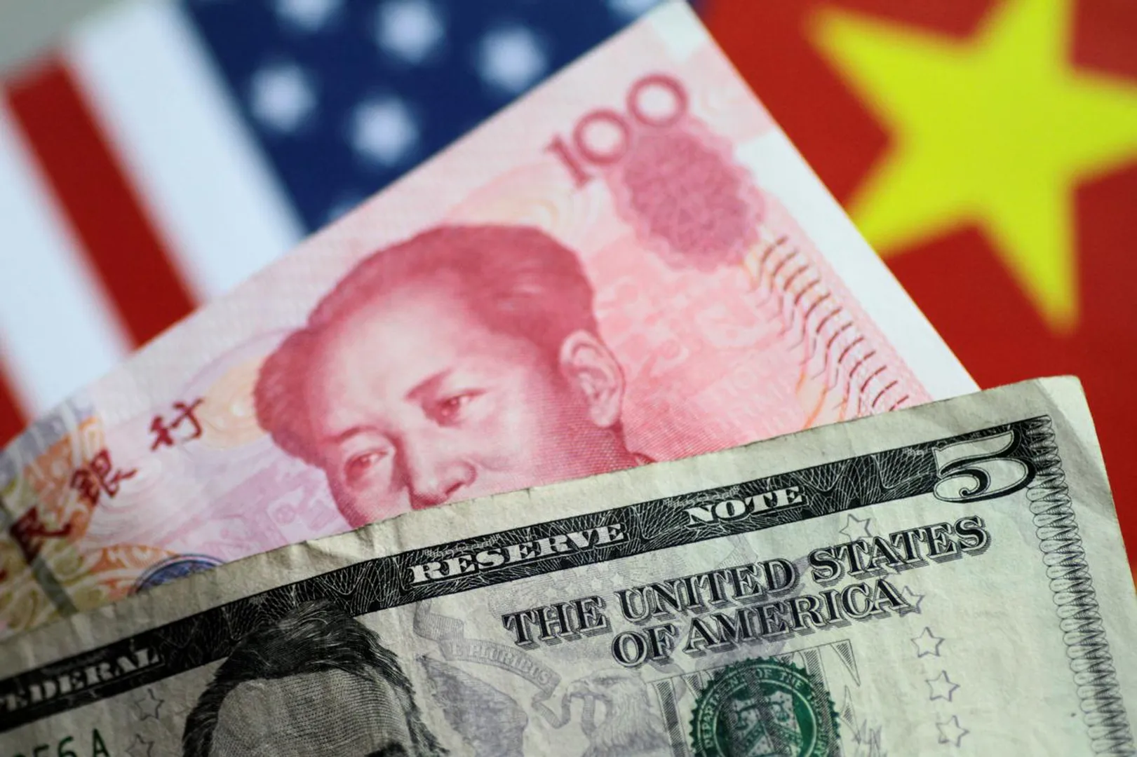 Chinese vice premier holds talks with US treasury secretary