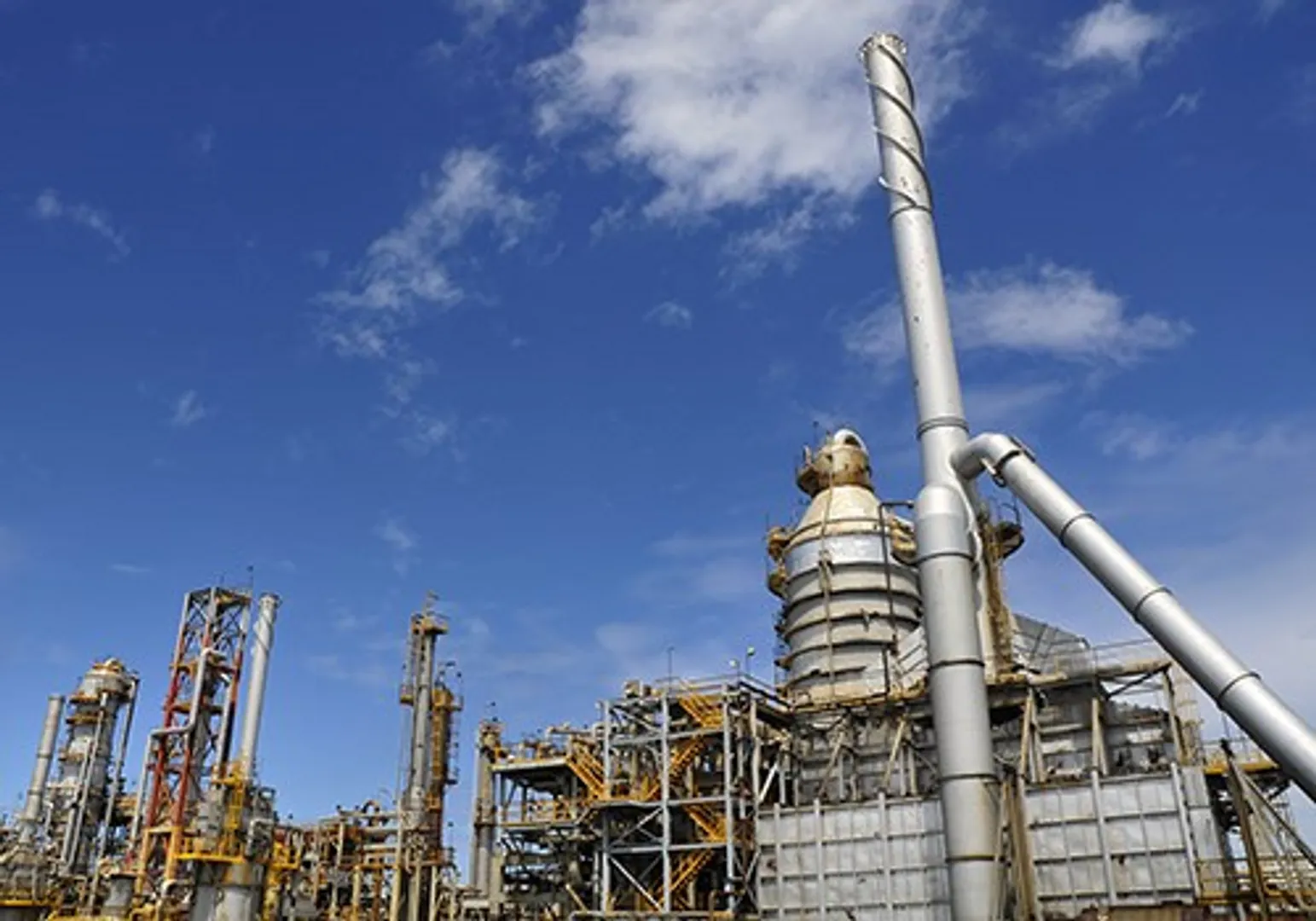 Venezuela's oil exports rise in August on sales to India