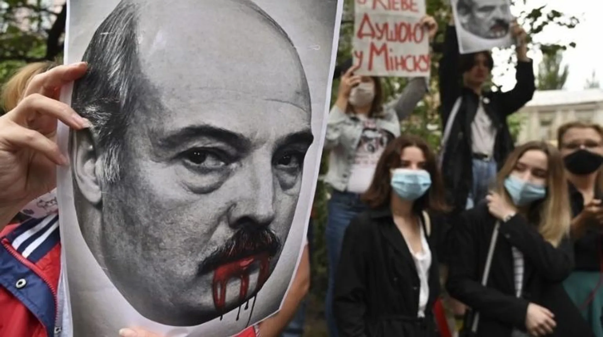 7th week of Belarus protests: 100,000 demonstrators flood streets against 'authoritarian president'