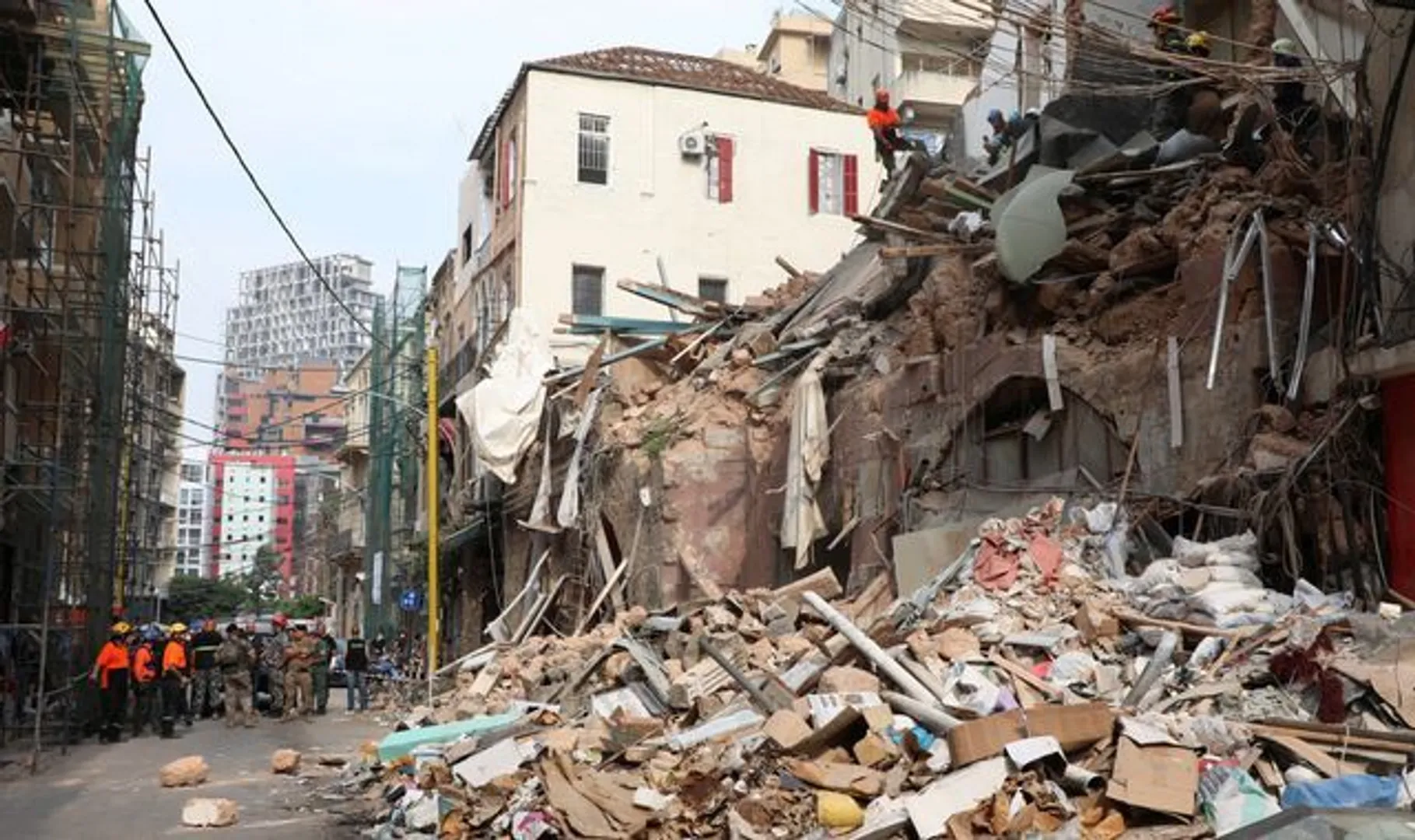 Beirut blast: Rescue workers trace signs of life under debris