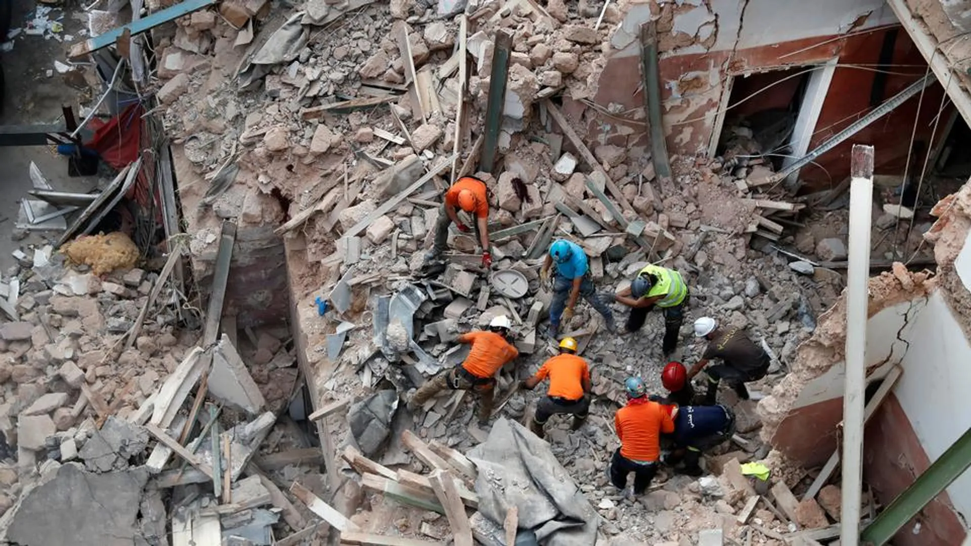 One month of deadly blast, people in Lebanon observed one minute of silence