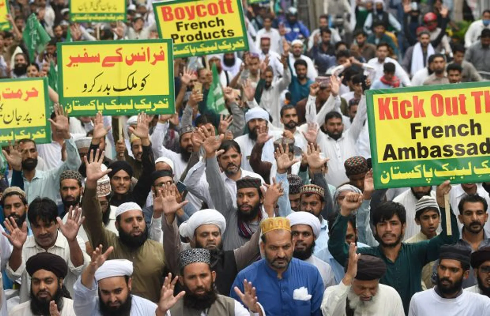 Charlie Hebdo protest across Pak as French paper reprints Prophet's caricatures