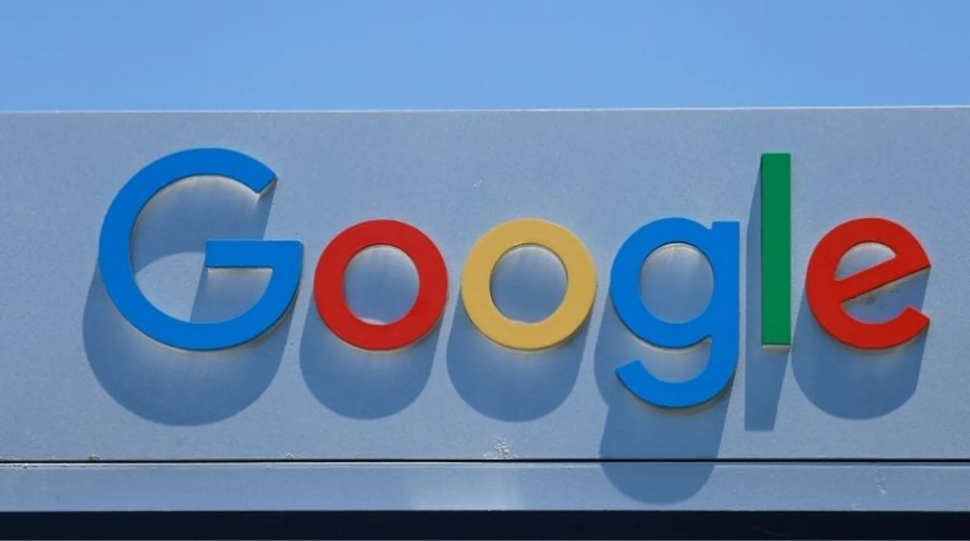 Russian court fines Google, Telegram