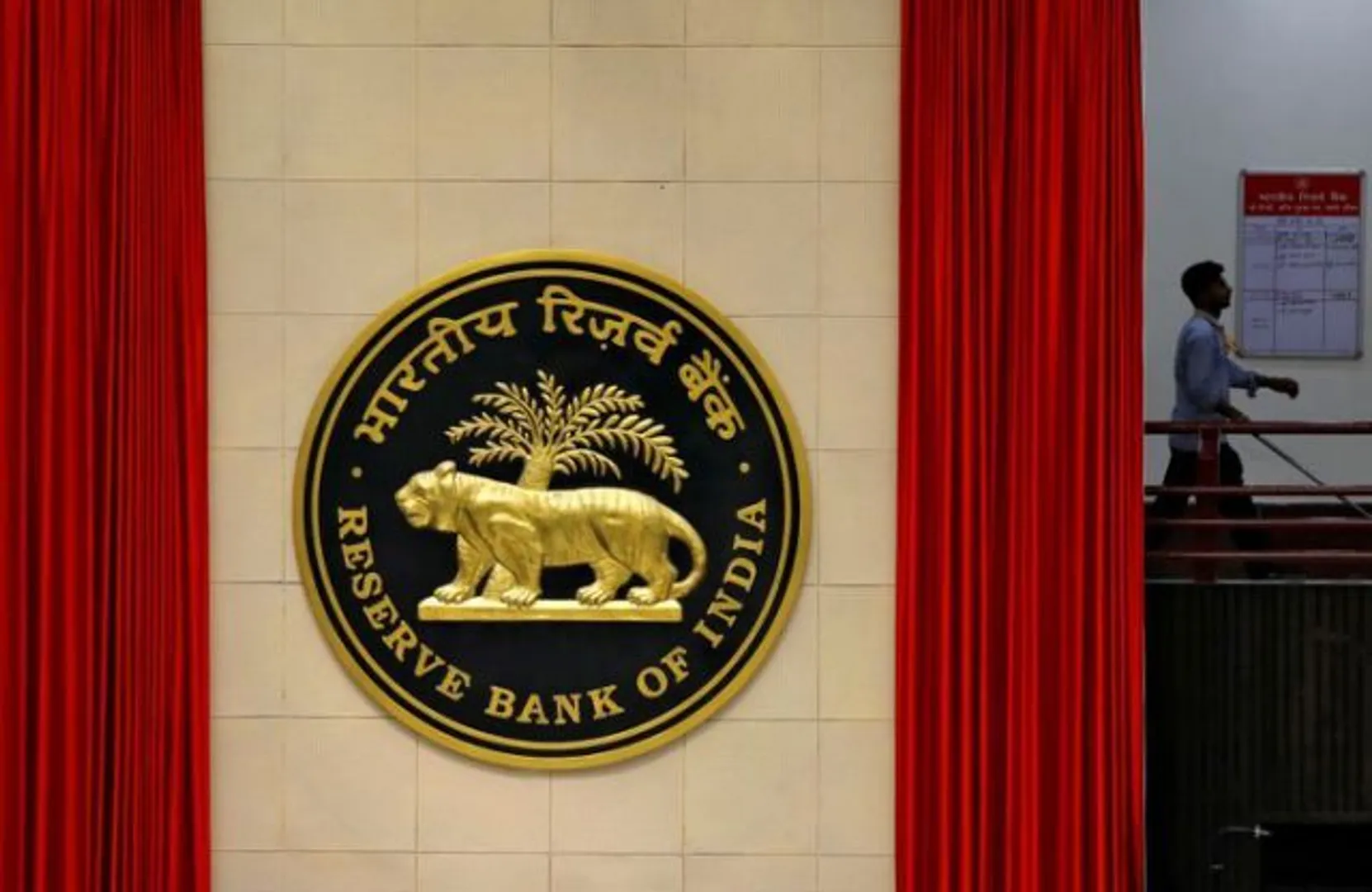 India rate cuts bets fall as recovery gains hold, inflation stays high