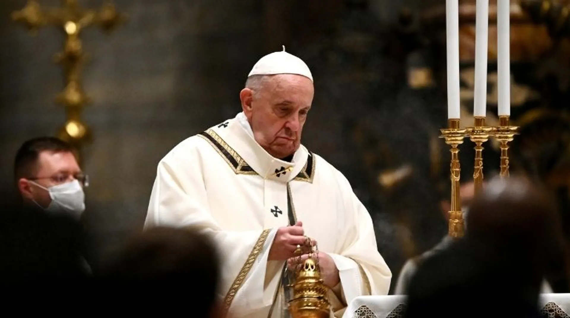 For the first time in two decades, Pope Francis flies to Athens for papal visit