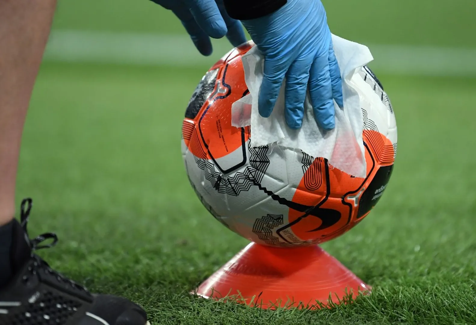 Football-Premier League to fund defibrillators at over 2,000 grassroots sites