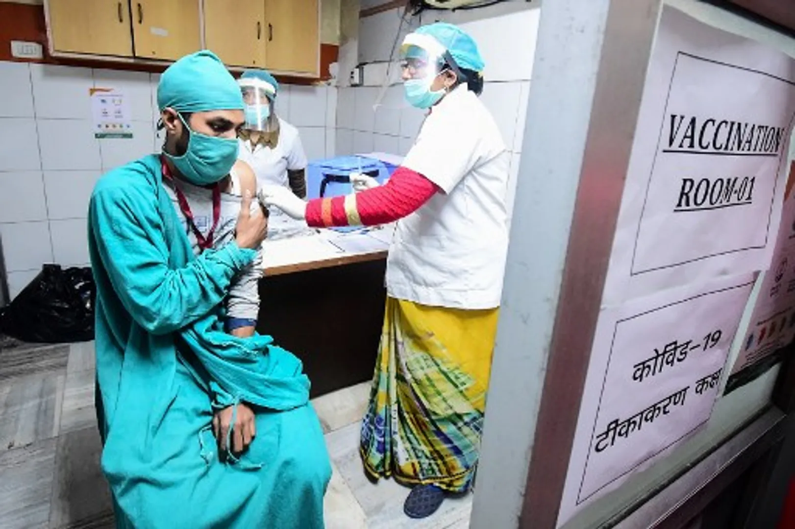 India reports 18,222 new coronavirus cases; total tally reaches 1,04,31,639