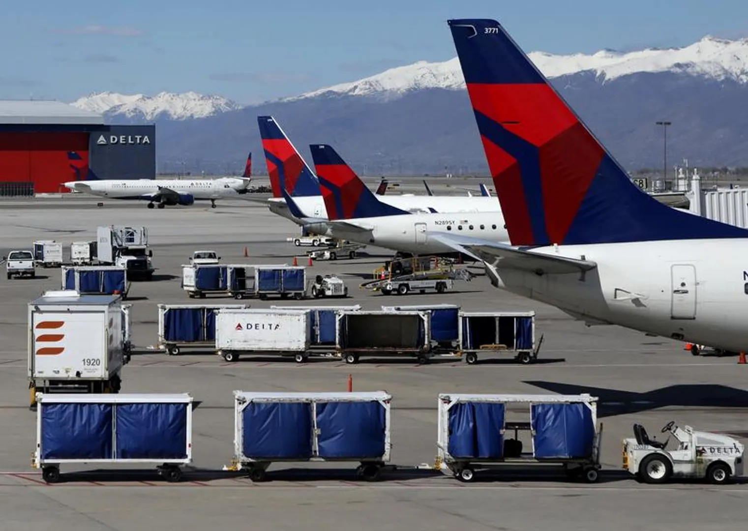 US Treasury starts distributing $15 billion in payroll aid to airlines