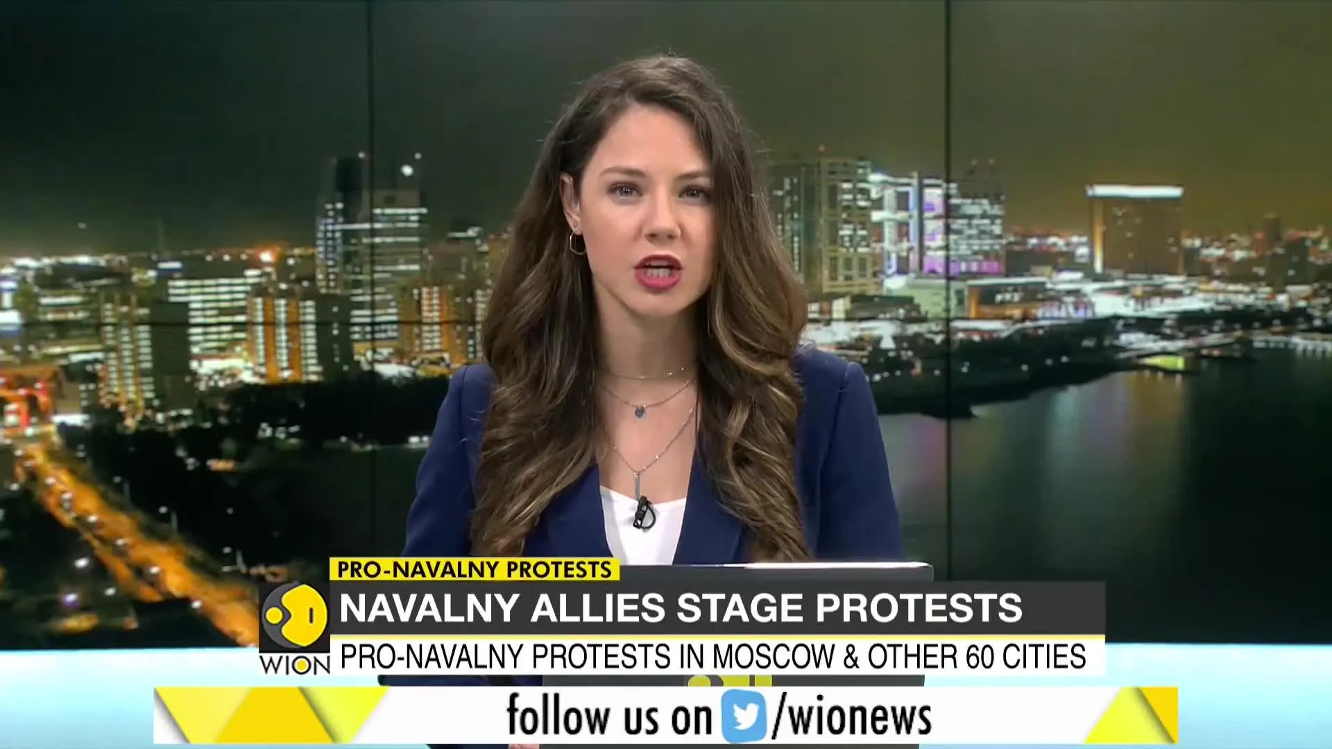 Hundreds arrested during protests in support of opposition leader Alexei Navalny