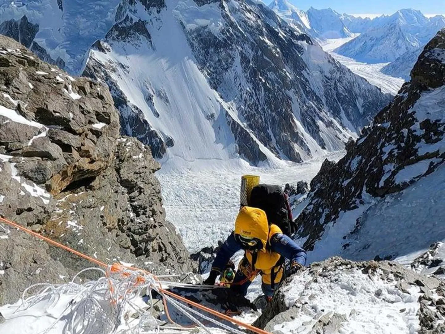 Hiker lost on US mountain ignored calls from rescuers because it was an 'unknown number'