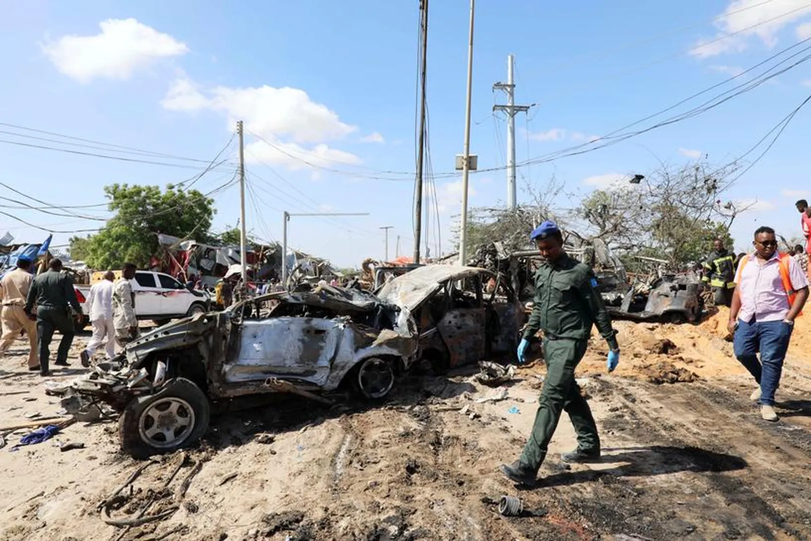 Somalia: Governor of Bay region escapes suicide bombing; 3 dead, 5 injured