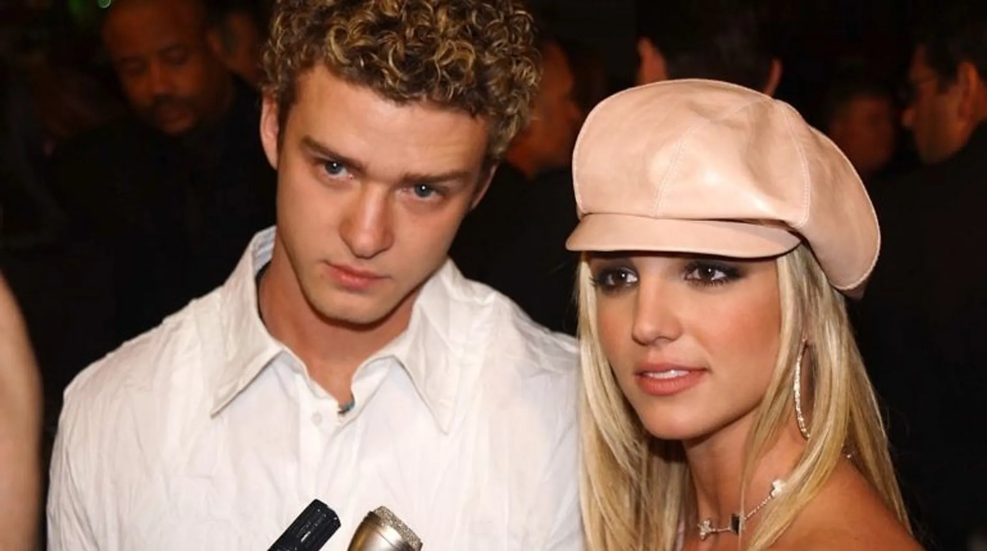 Britney Spears shares throwback photo with ex Justin Timberlake to wish her sister on her birthday