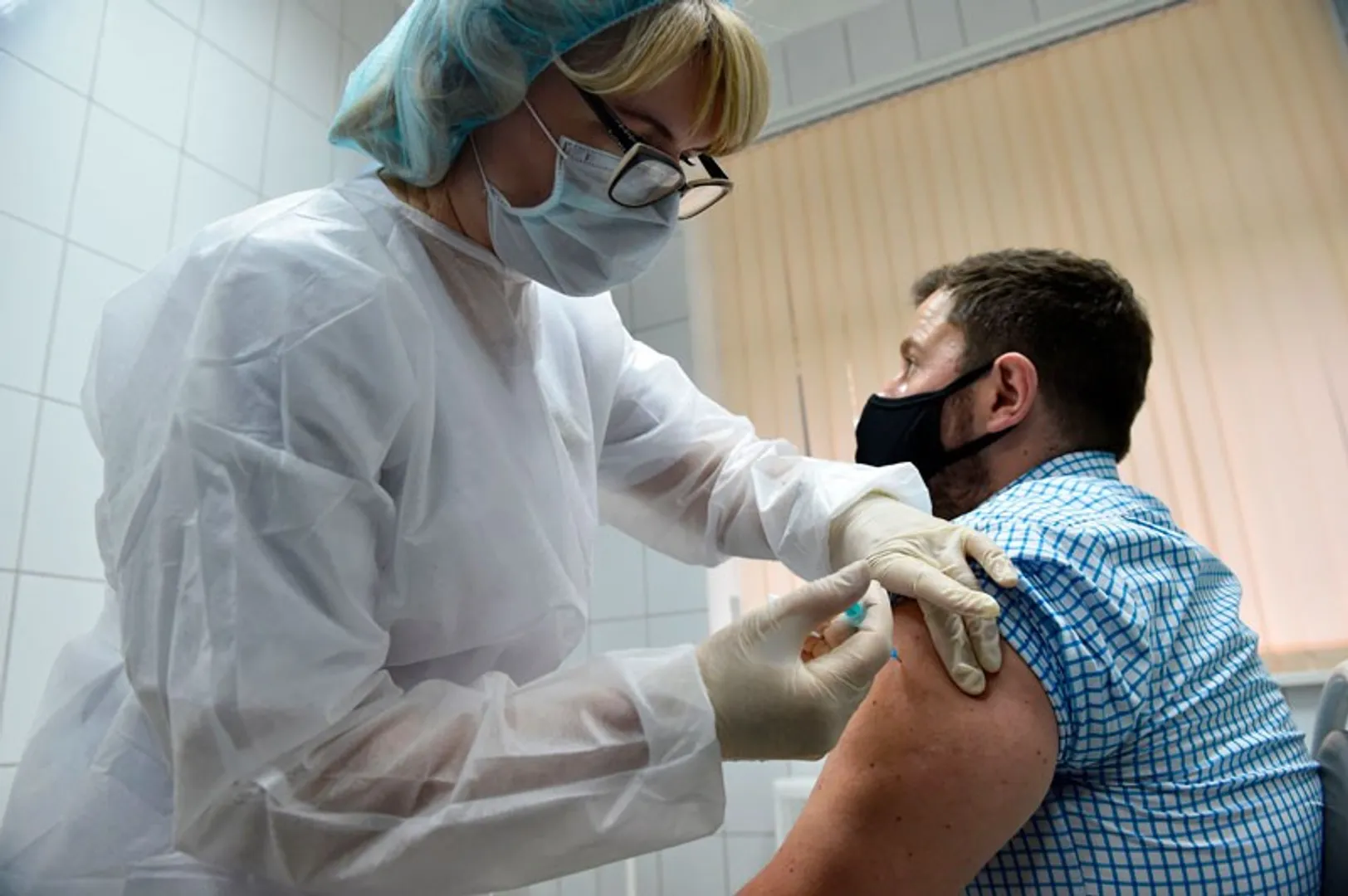 All adults in Britain offered a COVID-19 shot ahead of Monday reopening