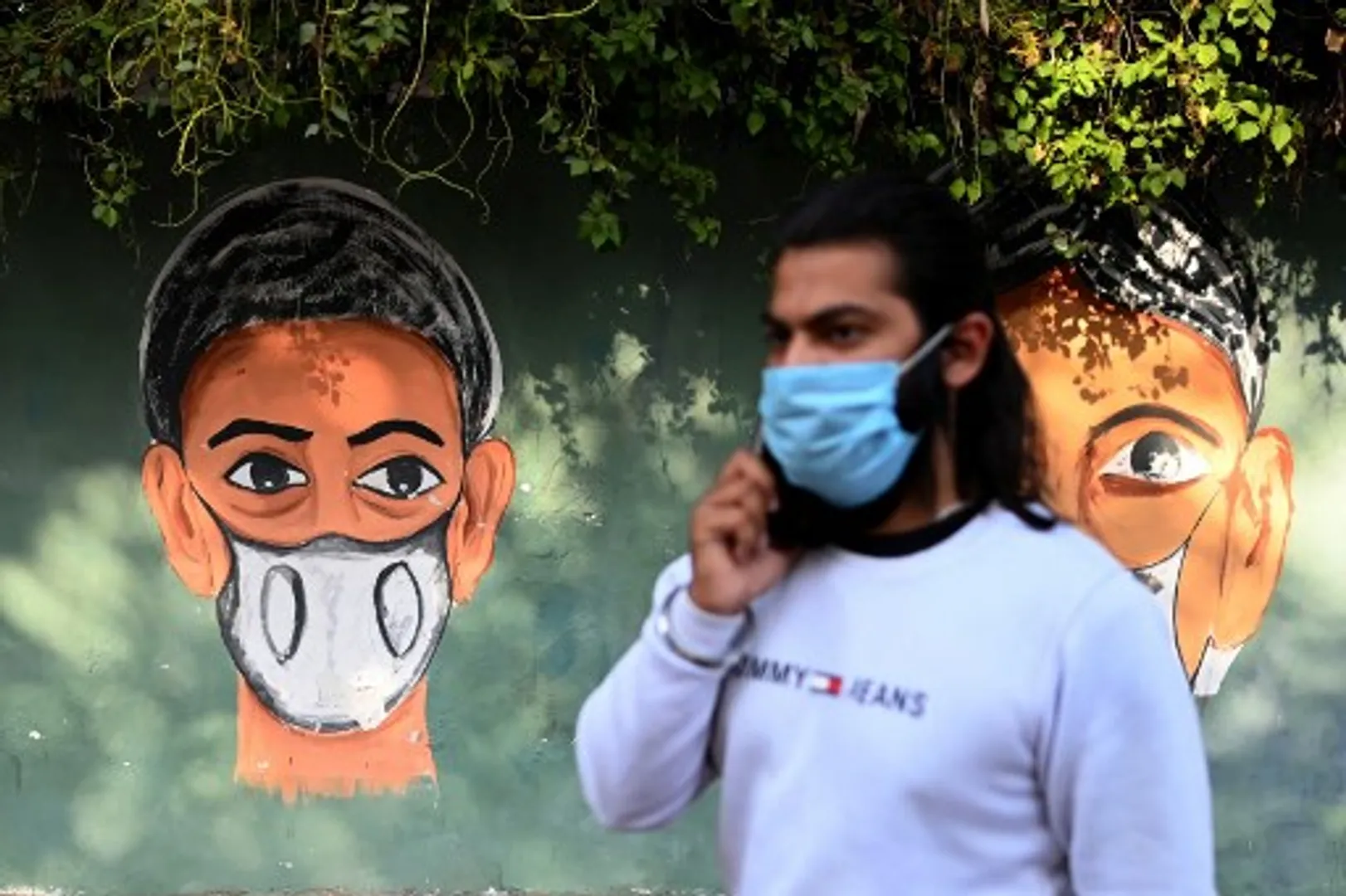 COVID-19 update: India reports dip in virus cases; 1,733 deaths in 24 hours