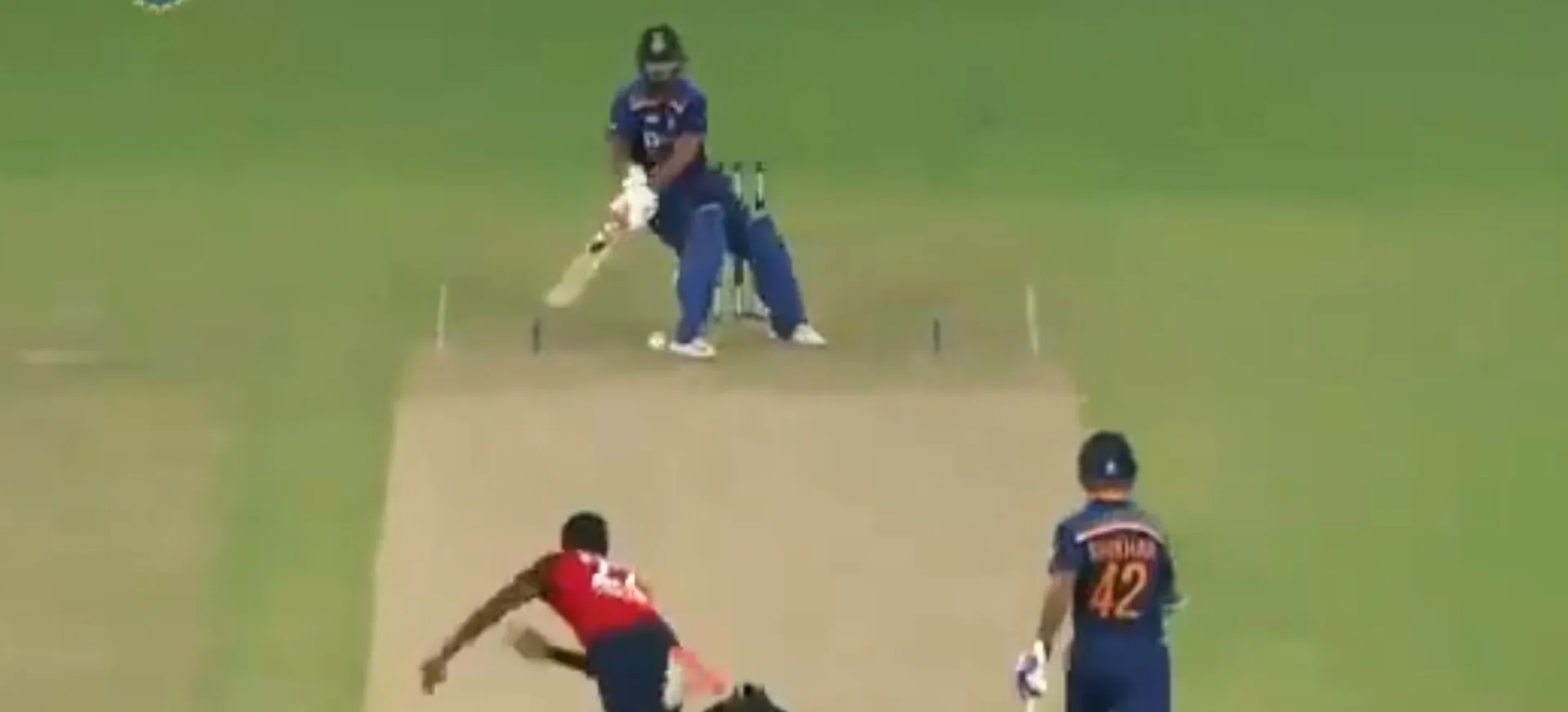 Watch: After James Anderson, Rishabh Pant reverse-swats Jofra Archer for 6
