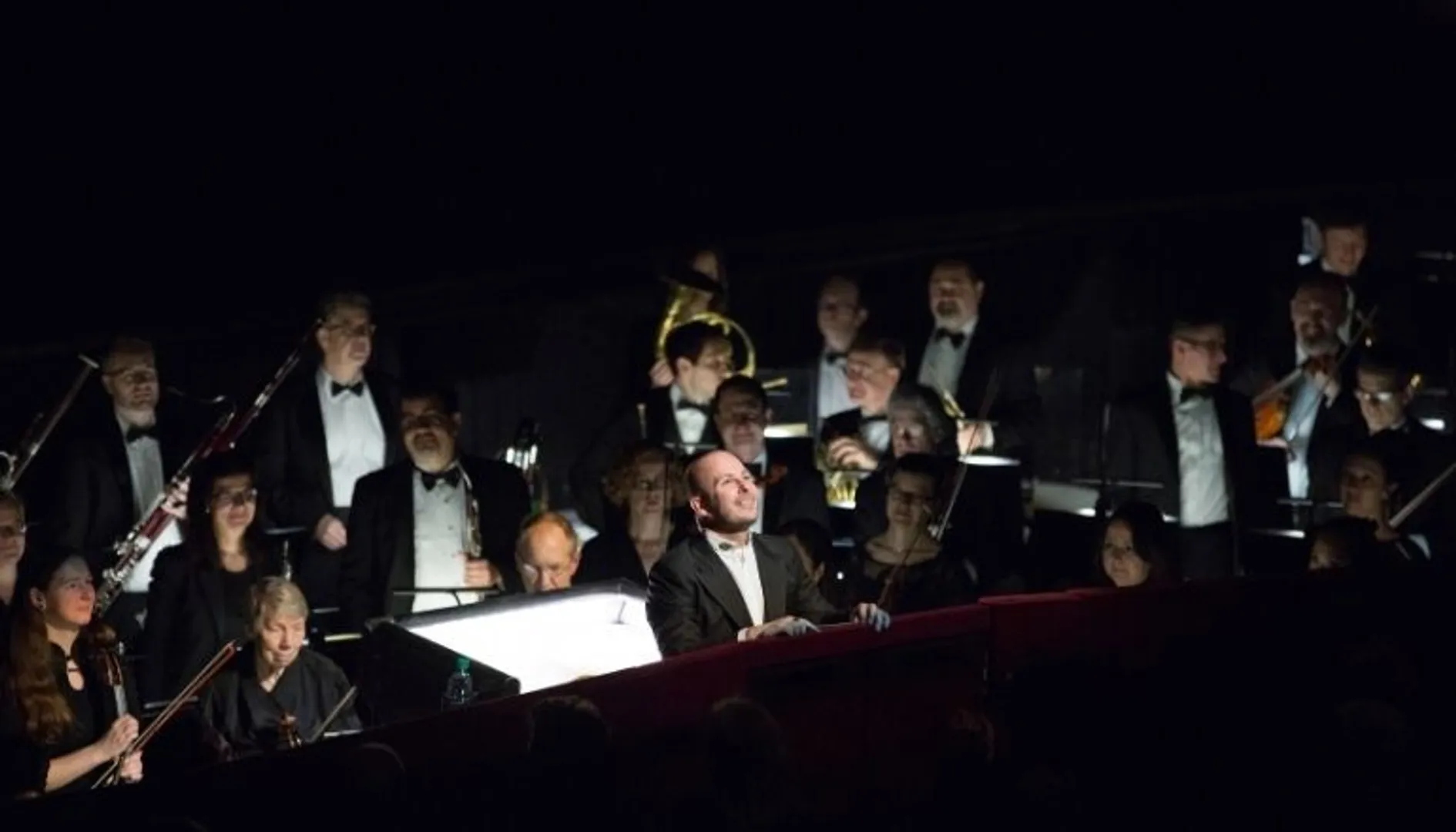 Met Operaâs music director decries musiciansâ unpaid furlough