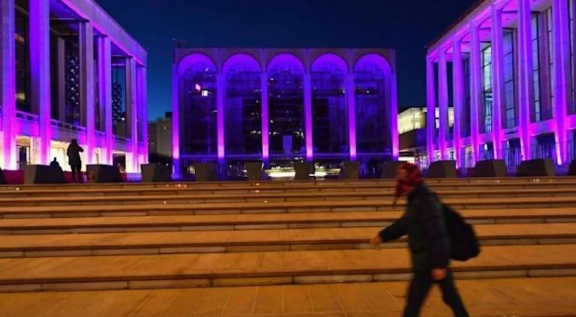New York's Met Opera demands boosters for musicians, public