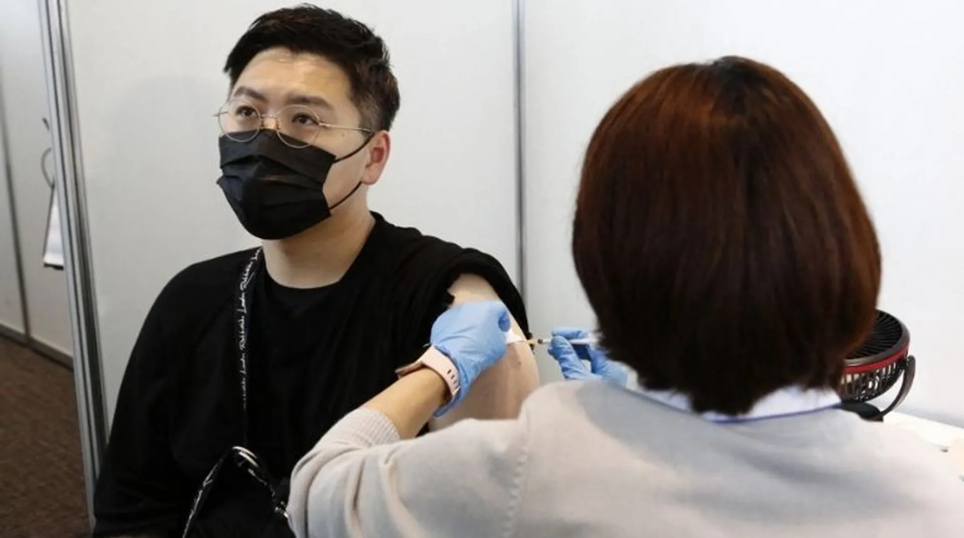 UK scientists eye single jab to tackle all coronavirus variants