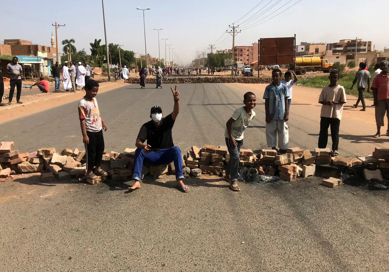 Top 10 world news: Trump Jr's insensitive move, African union suspends Sudan and more